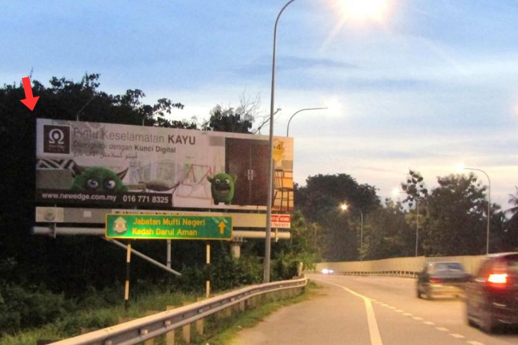 Free Standing Billboard at Lebuhraya Sultanah Bahiyah, Alor Setar, Kedah (after Alor Setar (Selatan) toll plaza)