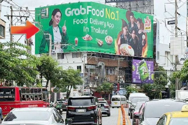 1 Panel Horizontal Classic Billboard Billboard at Sukhumvit 55 (Thong Lo) near Nikko Bangkok, Khlong Tan, Bangkok