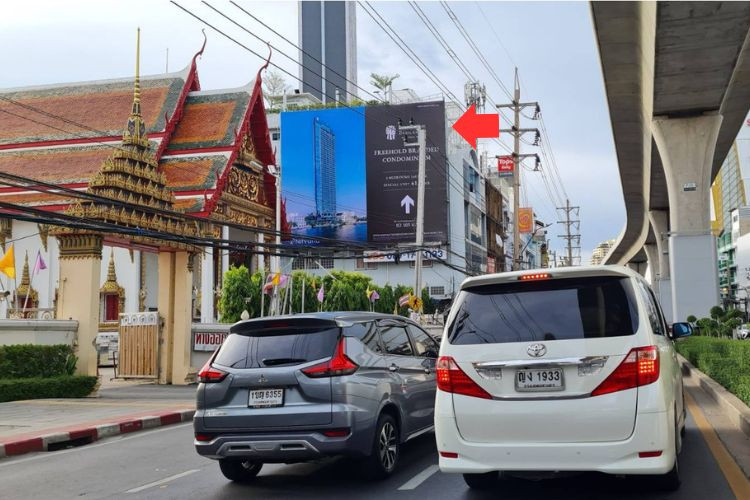 Charoen Nakorn Road (in front of Wat Suwan), Khlong San, Bangkok
