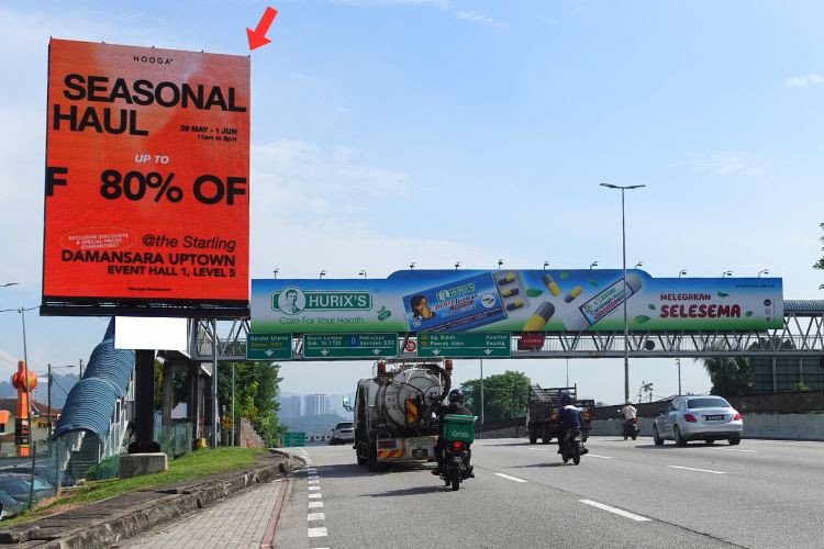 Vertical Digital Screen Billboard at LDP Highway KM7.25, Petaling Jaya, Selangor