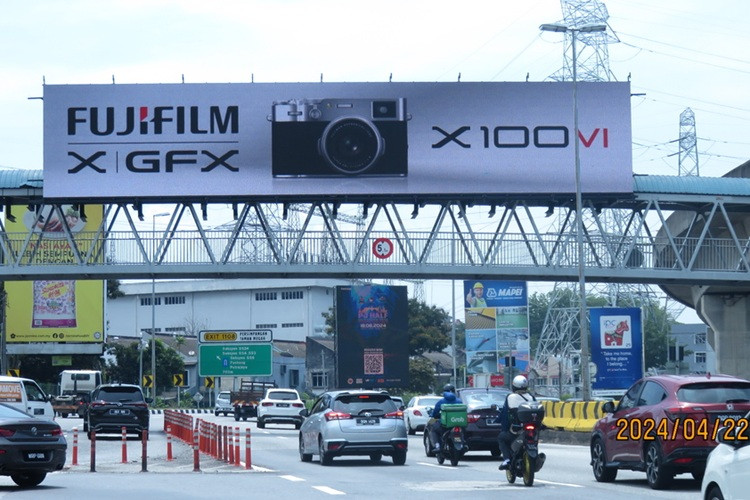1 Panel Digital Overhead Bridge Billboard at LDP Highway KM11.9, Petaling Jaya, Selangor (near Taman Megah and SS25/15)