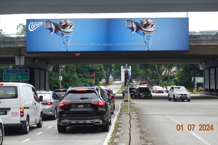 1 Panel Digital Overhead Bridge Billboard at LDP Highway KM5.55, Bandar Utama, Petaling Jaya, Selangor (Near 1 Utama Shopping Centre)