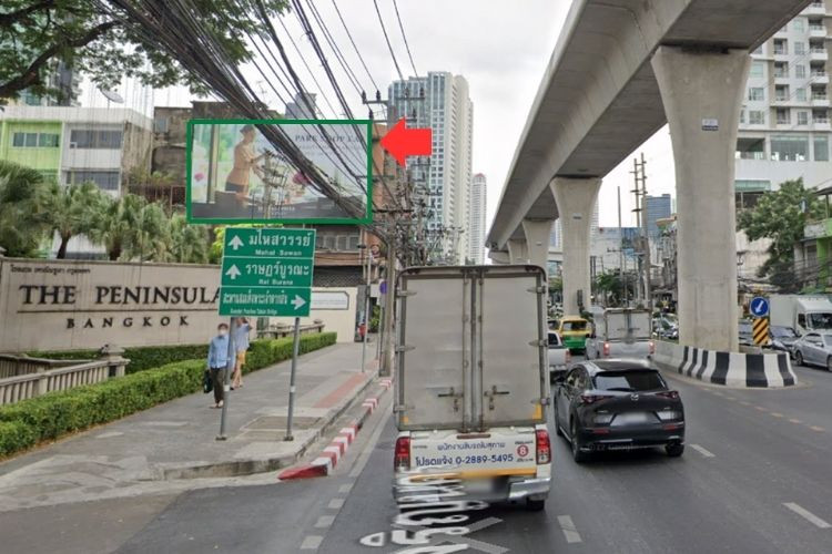 Charoen Nakhon Road, Khlong San, Bangkok (In front of the Peninsula Hotel)