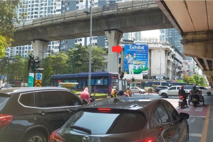 Phaya Thai Rd, Ratchathewi, Bangkok (Ratchathewi intersection)