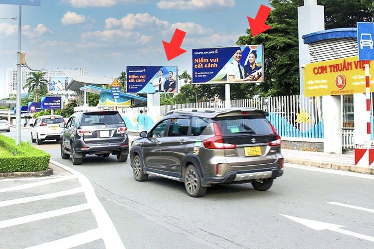 1 Panel Horizontal Light Box Billboard at Tan Son Nhat Airport, Tan Binh, Ho Chi Minh City (Tan Son Nhat Airport exit gate to the city center)