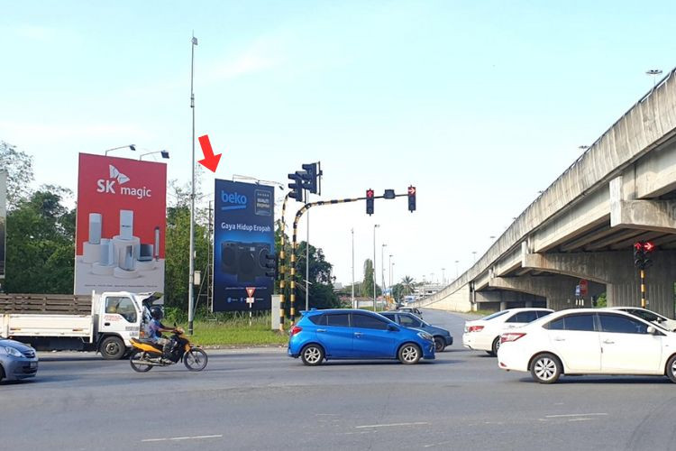 1 Panel Vertical Minipole Billboard at Jalan Penrissen / Jalan Tan Sri Datuk Amar Wee Boon Ping, Kuching, Sarawak