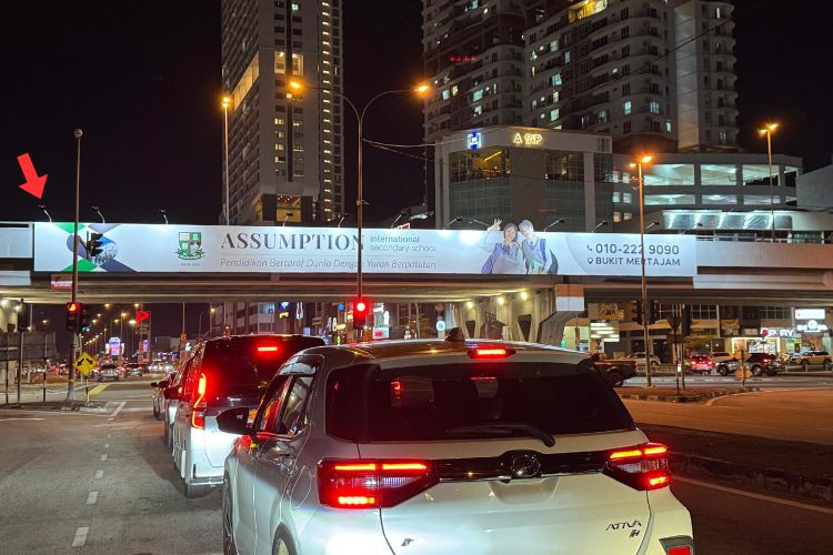 Night View - Overhead Bridge Billboard at Jalan Kebun Nenas / Jalan Chiang Heng Kai, Bukit Mertajam, Penang (towards Juru Auto City)