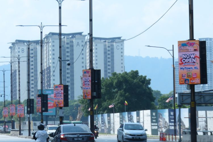 Digital Street Bunting Billboard at Jalan Cochrane, Kuala Lumpur