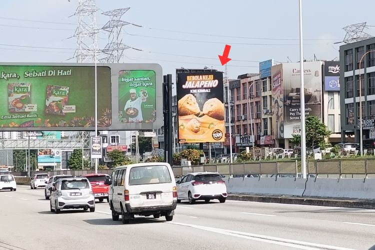 1 Panel Vertical Minipole Billboard at Kelana Jaya, Selangor (opposite LRT Kelana Jaya)