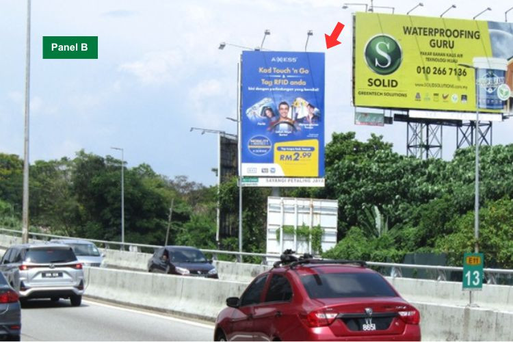 Vertical Minipole Billboard at LDP Highway, Petaling Jaya, Selangor (opposite Paradigm Mall)
