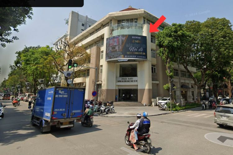 1 Panel Horizontal Digital Screen Billboard at Hai Ba Trung - Phan Chu Trinh Intersection, Ha Noi City