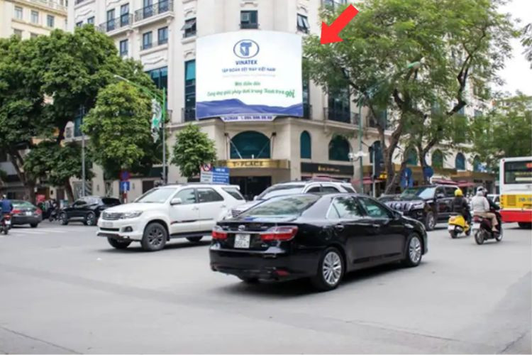 1 Panel Horizontal Digital Screen Billboard at Hang Bai - Ly Thuong Kiet Intersection, Ha Noi City