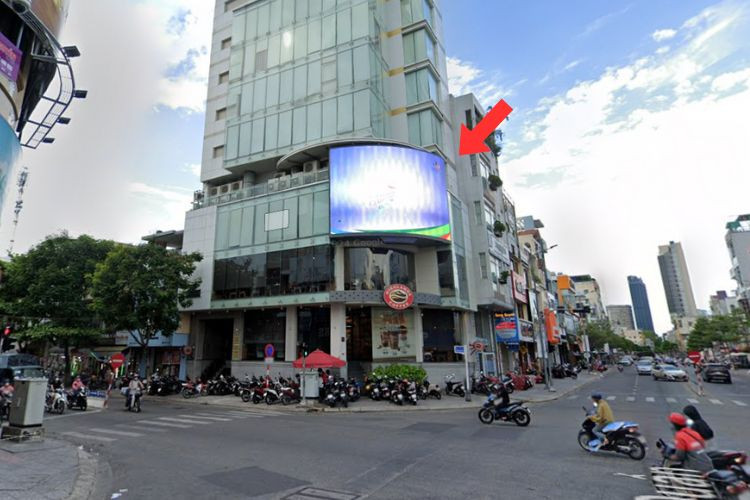 1 Panel Horizontal Digital Screen Billboard at Le Duan - Ong Ich Khiem Intersection, Da Nang City (Shappire Building)