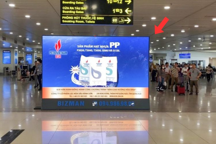 1 Sided Horizontal Airport LED Screen Billboard at Noi Bai International Airport, Ha Noi City (Waiting lounge area D)