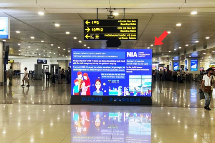1 Sided Horizontal Airport LED Screen Billboard at Noi Bai International Airport, Ha Noi City (D Lounge)