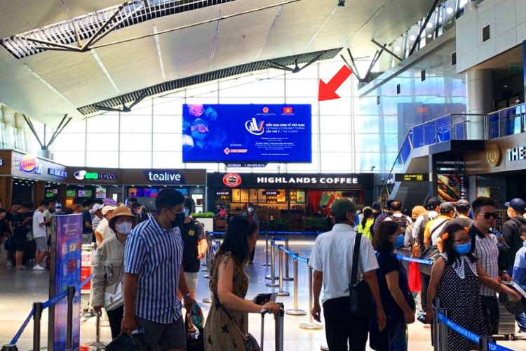 1 Sided Horizontal LED Wall Cladding Billboard at Da Nang International Airport, Da Nang City