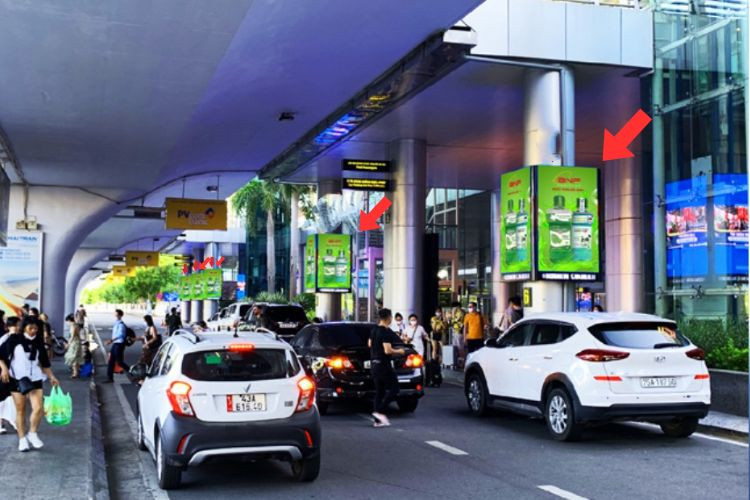 32 Panel Vertical LED Column Cladding Billboard at Da Nang International Airport, Da Nang City (Arrival Hall)
