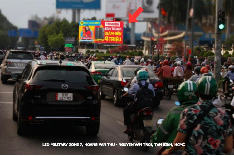 1 Sided Horizontal Digital Screen Billboard at 72 Phan Dinh Giot, Tan Binh District, Ho Chi Minh City (Hoang Van Thu park)