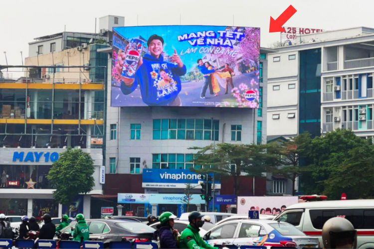 Horizontal LED Screen Billboard at 22 Dong Cac, Dong Da District, Ha Noi City (O Cho Dua Intersection)