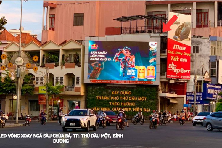 1 Panel Horizontal LED Screen Billboard at Ba Pagoda, Ho Chi Minh City (Nga Sau Chua Ba)