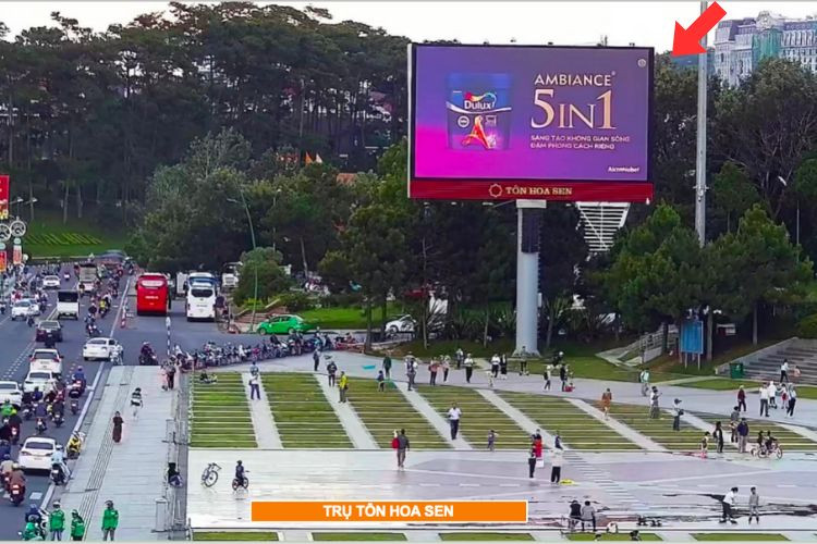 1 Panel Horizontal LED Unipole Billboard at Lam Vien Square, Lam Dong (Lotus Pillar)