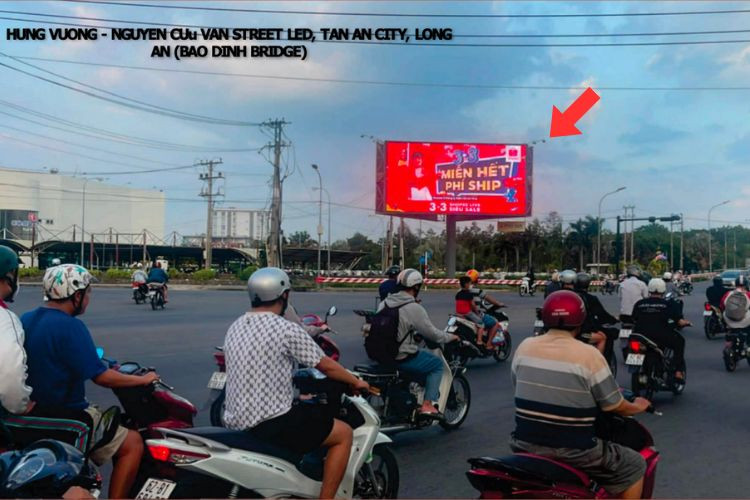 1 Panel Horizontal LED Unipole Billboard at Hung Vuong - Nguyen Cuu Van Street, Tan An Ward, Tay Ninh (Bao Dinh Bridge)