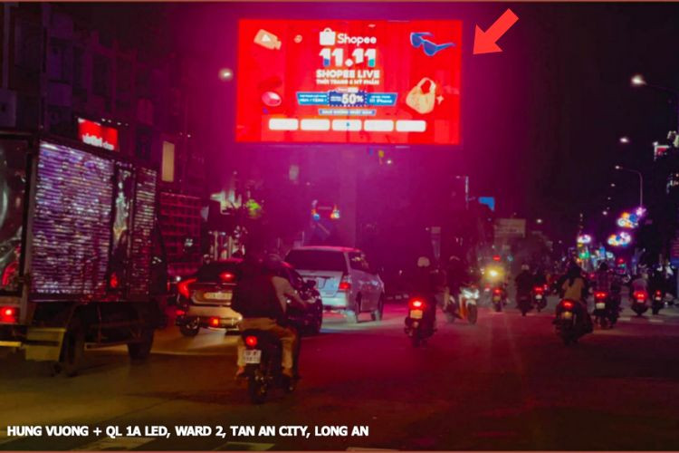 Night view - Horizontal LED Unipole Billboard at Hung Vuong, Tan An Ward, Tay Ninh (Hung Vuong - QL1A Intersecton)