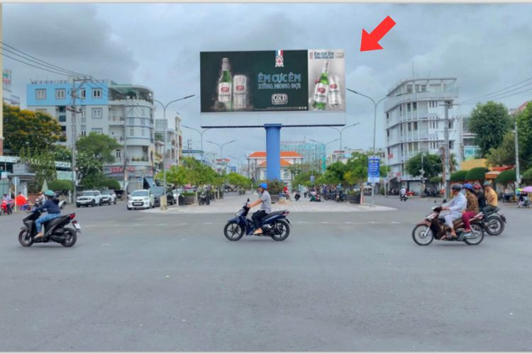 1 Panel Horizontal LED Unipole Billboard at Hai Ba Trung Park, Long Xuyen Ward, An Giang