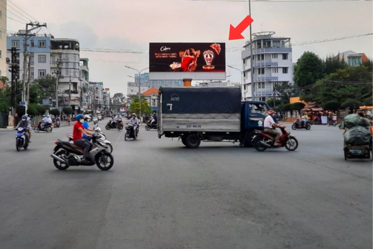 Horizontal LED Unipole Billboard at Hai Ba Trung Park, Long Xuyen Ward, An Giang