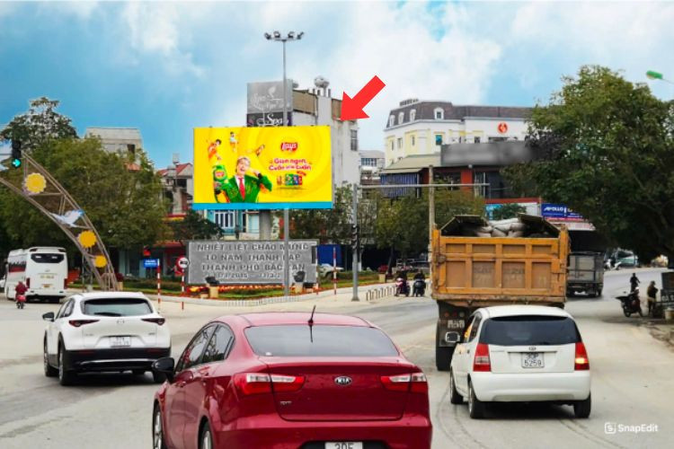 Horizontal LED Unipole Billboard at QL13 Roundabout, Bac Kan Ward, Thai Nguyen