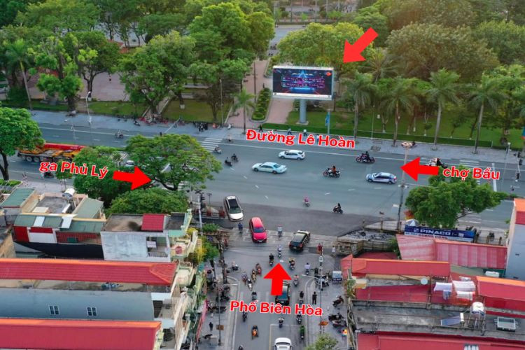 Horizontal LED Unipole Billboard at Phu Ly Flower Garden, Phu Ly Ward, Ninh Binh