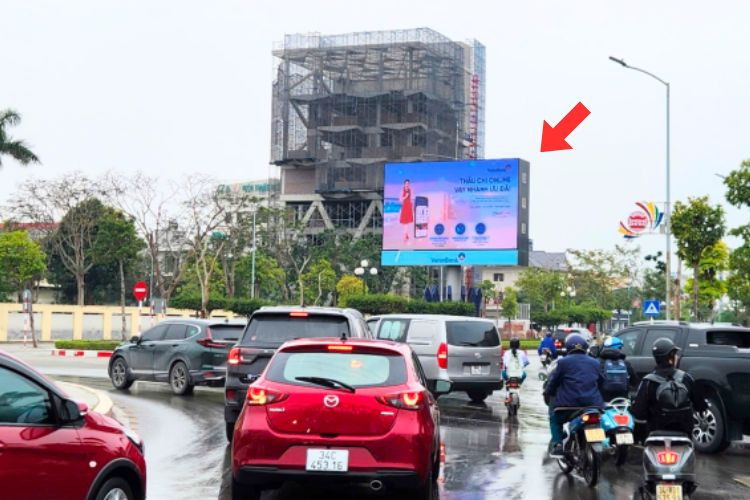1 Panel Horizontal LED Unipole Billboard at Truong Chinh - Ngo Quyen intersection, Le Thanh Nghi Ward, Hai Phong City