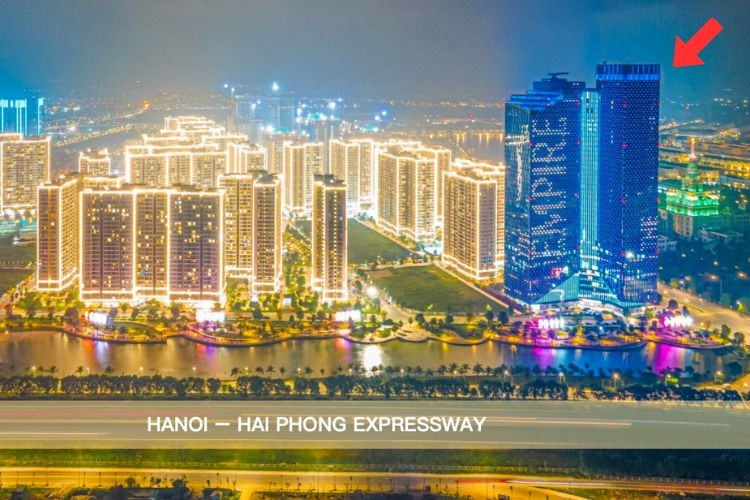 1 LED facade Billboard at Technopark Tower, Gia Lam, Ha Noi City (Vinhomes Ocean Park)