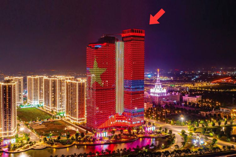 LED facade Billboard at Technopark Tower, Gia Lam, Ha Noi City (Vinhomes Ocean Park)