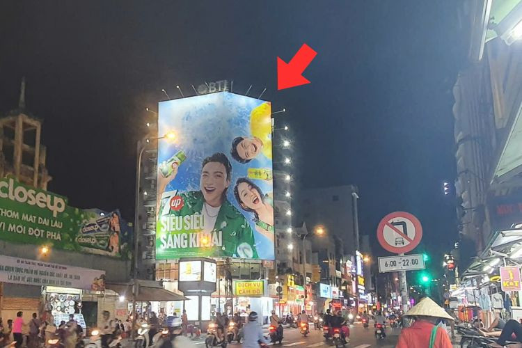 1 Panel Vertical Wallscape Billboard at 312 Hai Ba Trung, Tan Dinh Ward, Ho Chi Minh City