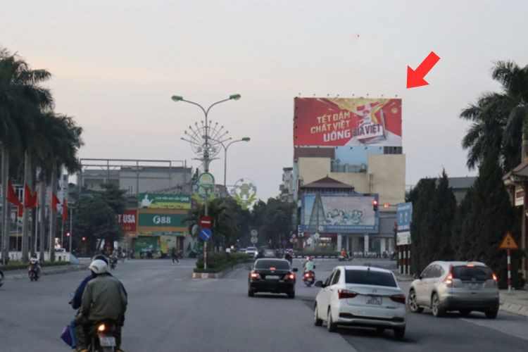 Horizontal Wall-mounted Pano Billboard at 121 Phung Khac Khoan, Son Tay, Ha Noi City
