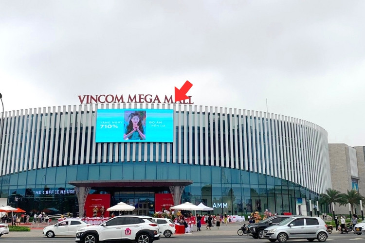 Day view -  Horizontal LED facade Billboard at Vinhomes Smart City Urban Area, Xuan Phuong Ward, Ha Noi City (Vinhomes Smart City Tay Mo)