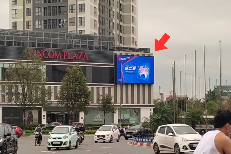 Day view - Horizontal LED Wall Cladding Billboard at Ly Thai To – Tran Hung Dao Intersection (Six-way Junction), Suoi Hoa Ward, Bac Ninh
