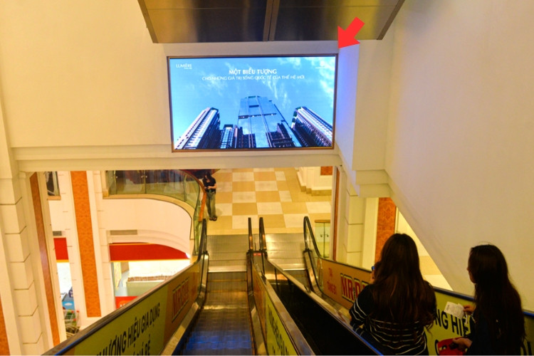 1 Panel Horizontal LED Screen Billboard tại 72A Nguyen Trai, Khuong Dinh Ward, Ha Noi City (Vincom Mega Mall Royal City)