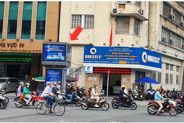 Biển quảng cáo E-tower 8 mặt tại số 49 Pasteur (ngã tư Hàm Nghi & Pasteur), phường Sài Gòn, TP. Hồ Chí Minh (ga Hàm Nghi 4).