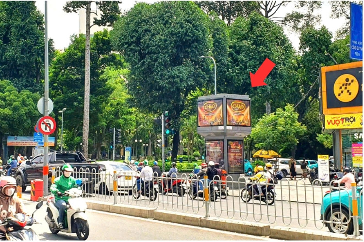 Biển quảng cáo E-tower 8 mặt tại số 136 Nguyễn Thái Học (ngã tư Nguyễn Thái Học & Phạm Ngũ Lão), phường Bến Thành, TP. Hồ Chí Minh.