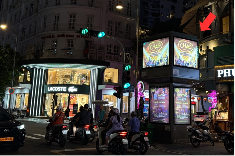 Biển quảng cáo E-tower 8 mặt tại số 91 Đồng Khởi, phường Sài Gòn, TP. Hồ Chí Minh.