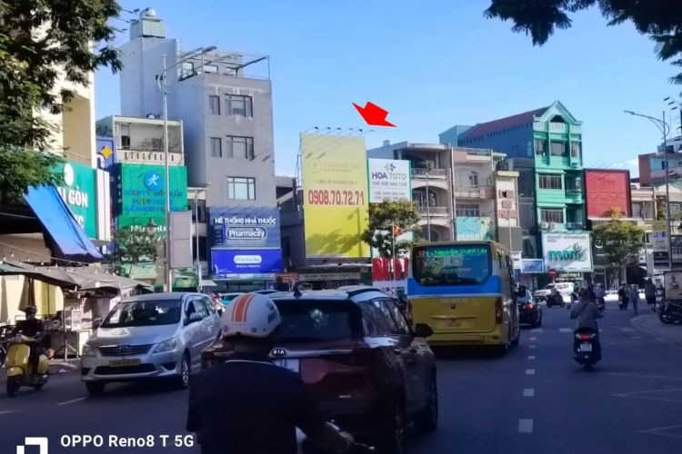 1 Panel Vertical Wallscape Billboard at 141 Ly Thai To, Thanh Khe Ward, Da Nang City (Cai Lang T-junction)