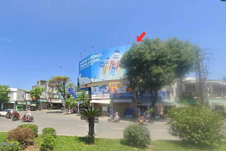 1 Sided Horizontal Wall-mounted Pano Billboard at Le Loi – Nguyen Trai – Nguyen Cong Phuong Roundabout, Nghia Lo, Quang Ngai
