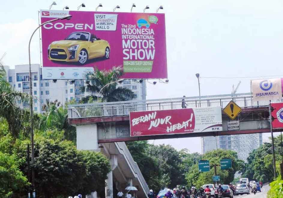 Iklan Daihatsu COPEN di Billboard Jakarta, Indonesia