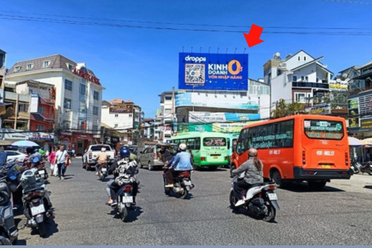 1 Panel Horizontal Wallscape Billboard at 36 Anh Sang, Xuan Huong Ward, Lam Dong (Da Lat Bus Station)