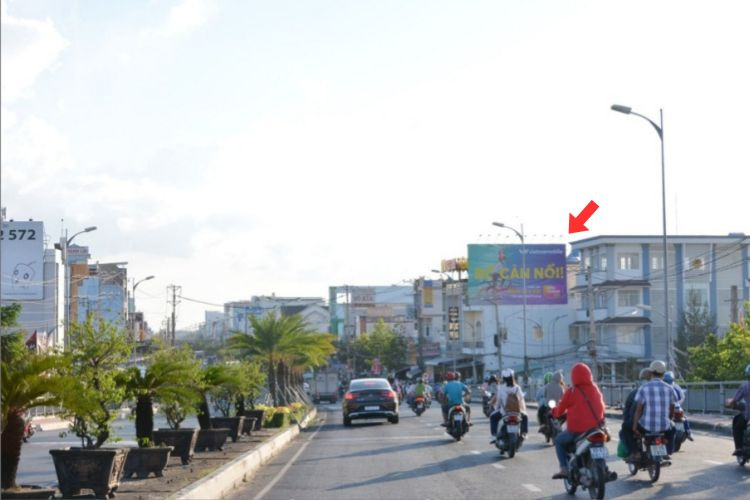 1 Sided Horizontal Wall-mounted Pano Billboard at 92 Nguyen Tat Thanh, Ly Van Lam, Ca Mau