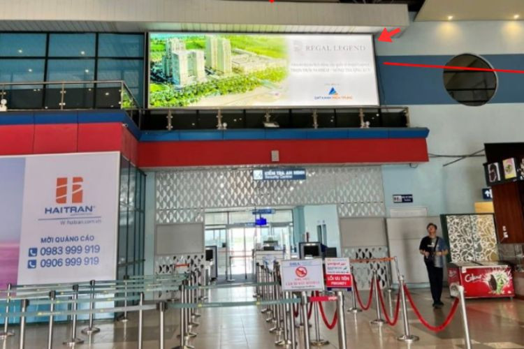 1 Panel Horizontal Wall-mounted Pano Billboard at Dong Hoi Airport, Dong Thuan Ward, Quang Tri (Above the entrance to the departure security screening area)