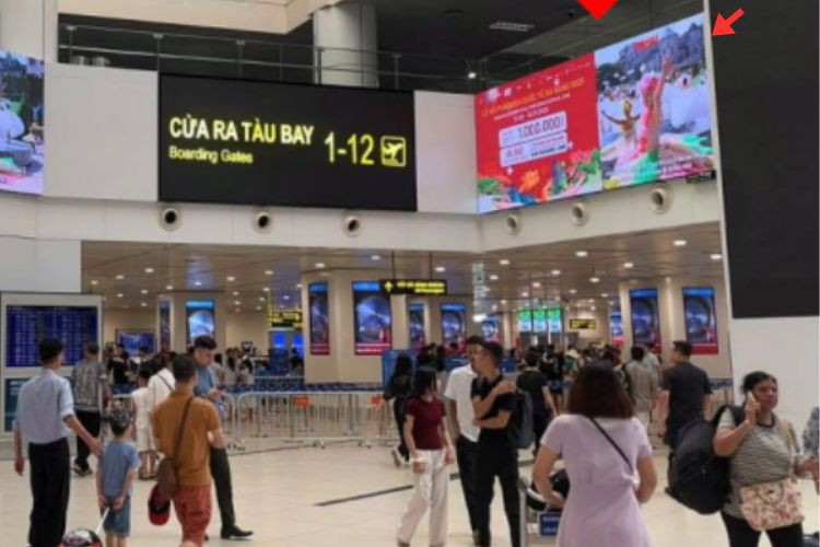 1 Panel Horizontal Airport LED Screen Billboard at Noi Bai International Airport, Noi Bai Ward, Ha Noi City (IP53B, Level 2, in front of the security screening entrance, Domestic Departures Terminal)