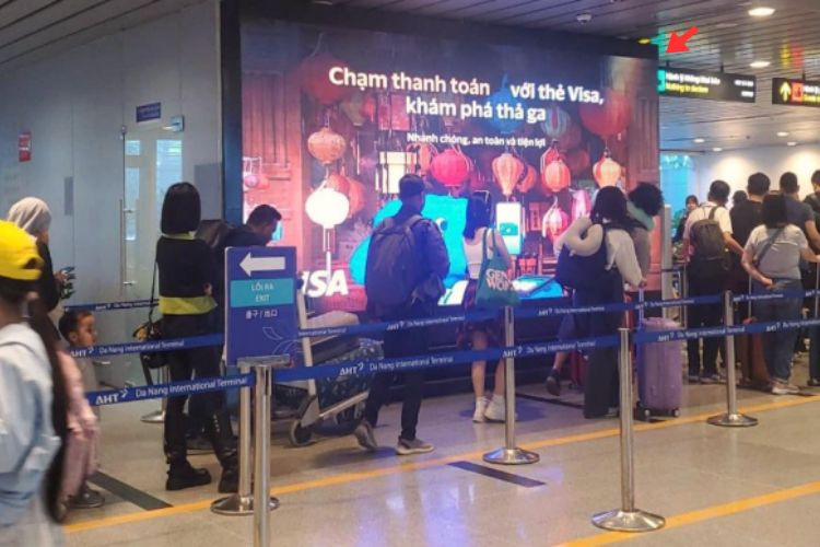 Horizontal Airport LED Screen Billboard at Da Nang International Airport, Hoa Cuong Ward, Da Nang City (Center of the International Arrivals Isolation Area)
